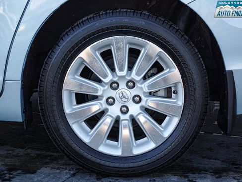 Used 2015 Toyota Sienna LE image 27