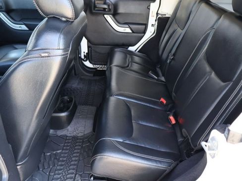 Used 2015 Jeep Wrangler Unlimited Sahara w/ Dual Top Group AWD/4WD image 20