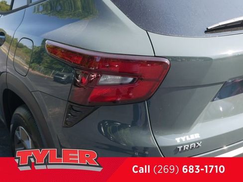 New 2025 Chevrolet Trax LT w/ Driver Confidence Package image 11