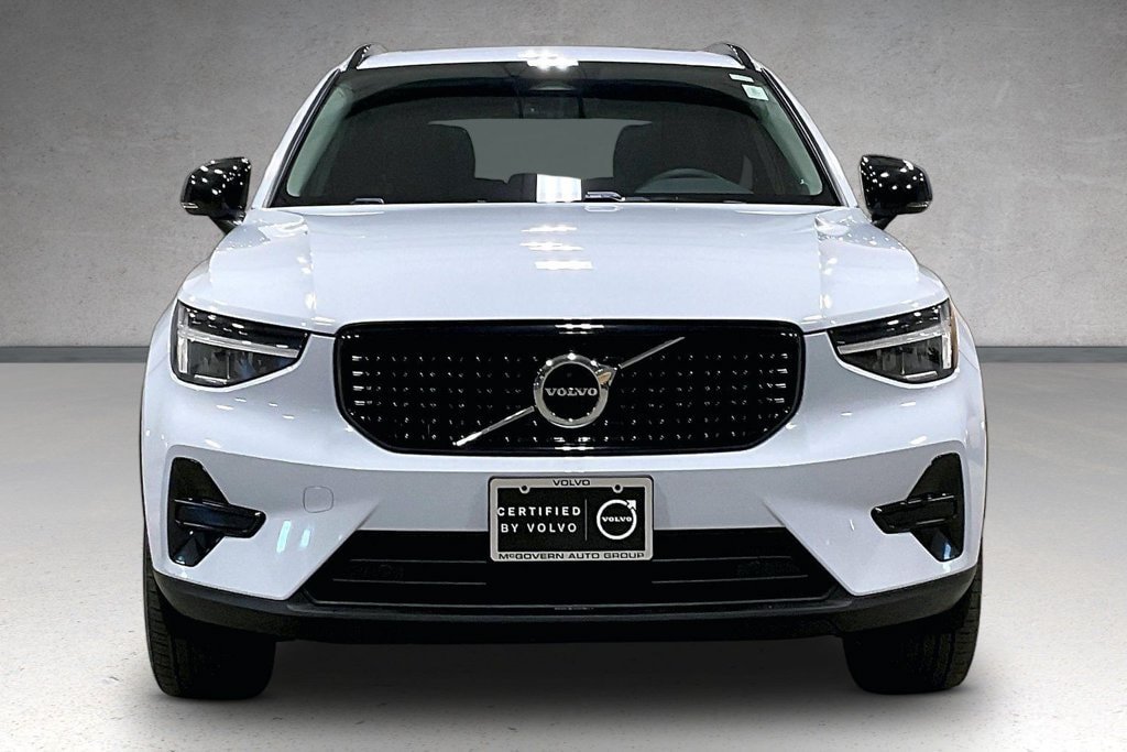 Certified 2024 Volvo XC40 B5 Core AWD/4WD image 2