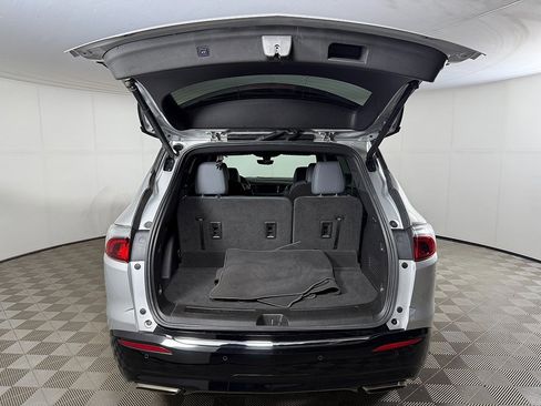 Used 2022 Buick Enclave Essence w/ Sound and Sites Package image 18