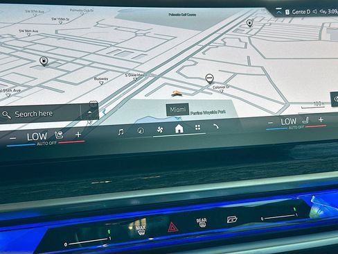 Certified 2025 BMW 760i xDrive image 13