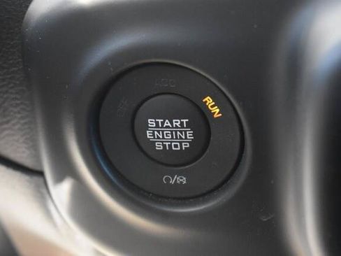 Used 2023 Jeep Wrangler Unlimited Sahara w/ Cold Weather Group AWD/4WD image 33