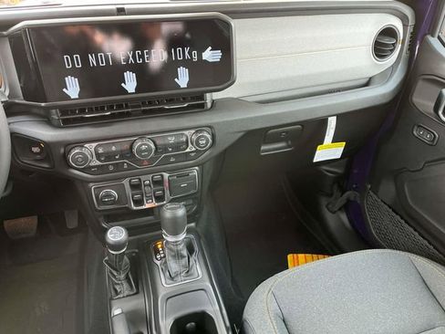 New 2026 Jeep Gladiator Sport image 11