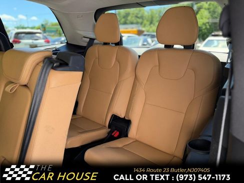 Used 2016 Volvo XC90 T6 Momentum AWD/4WD image 20