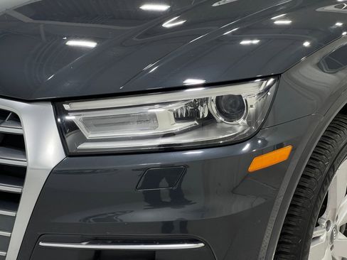 Used 2018 Audi Q5 2.0T Premium w/ Convenience Package image 32