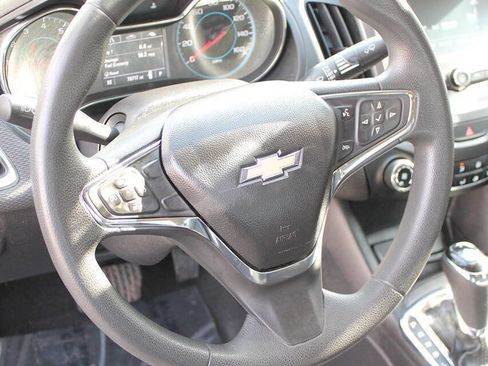Used 2017 Chevrolet Cruze LT image 12