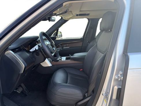 Used 2025 Land Rover Range Rover SE AWD/4WD image 10