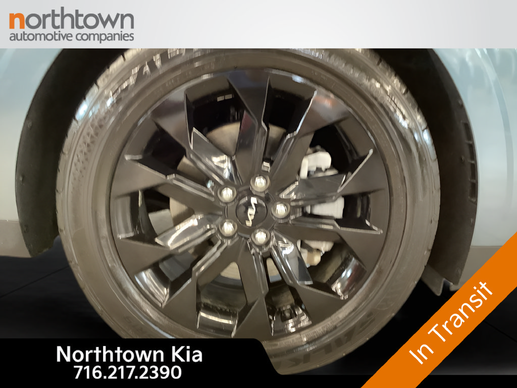 Certified 2023 Kia Carnival SX FWD image 36