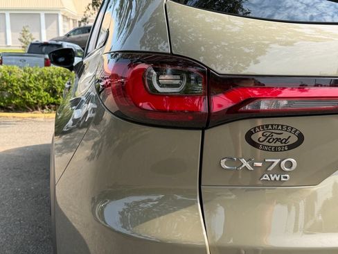 Used 2025 MAZDA CX-70 3.3 Turbo w/ Preferred Package AWD/4WD image 12