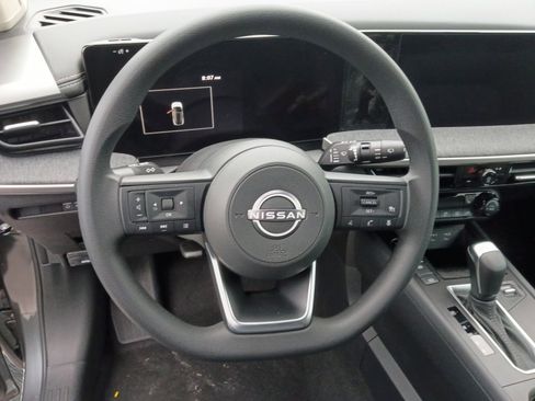 New 2026 Nissan Kicks SV w/ SV Premium Package FWD image 10