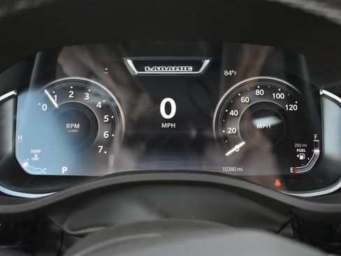Used 2025 RAM 1500 Laramie AWD/4WD image 30