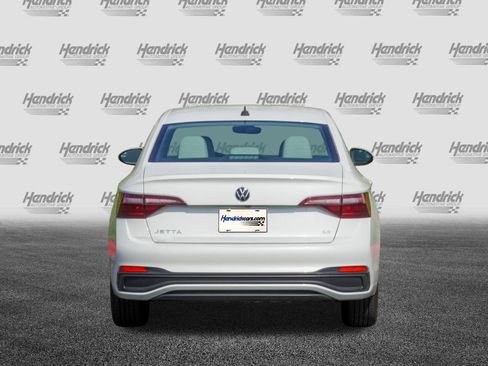 Used 2024 Volkswagen Jetta SE w/ Black Wheel Package FWD image 7