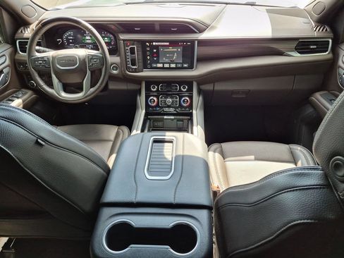 Used 2024 GMC Yukon Denali w/ Advanced Technology Package AWD/4WD image 20