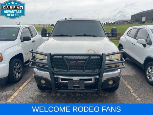 Used 2005 GMC Sierra 2500 SLE w/ Heavy-Duty Power Package AWD/4WD image 2