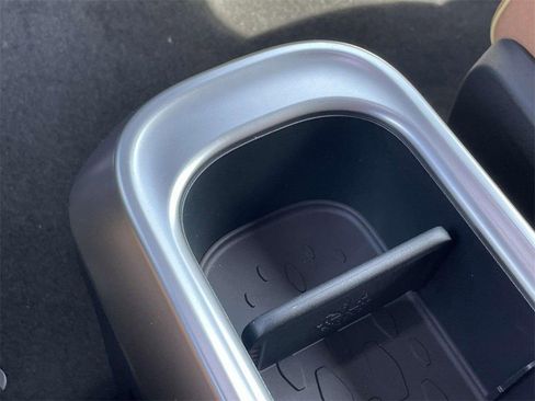 New 2025 Volkswagen ID. Buzz Pro S RWD image 29