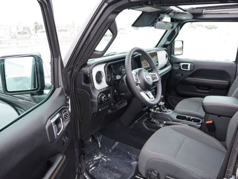 Certified 2025 Jeep Wrangler Unlimited Sahara w/ Safety Group image 16