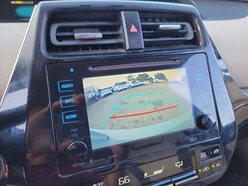 Used 2016 Toyota Prius Four FWD image 15