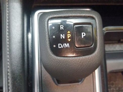 Used 2024 Nissan Pathfinder SV FWD image 29