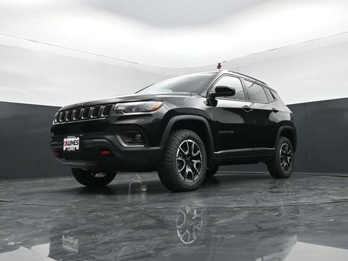 New 2026 Jeep Compass Trailhawk w/ Trailer Tow Group AWD/4WD image 55