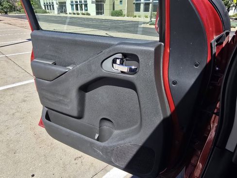 Used 2016 Nissan Frontier PRO-4X AWD/4WD image 19