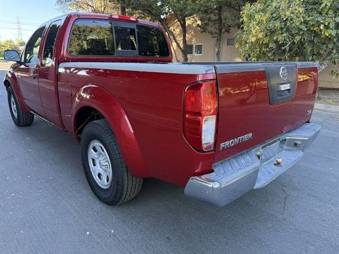 Used 2010 Nissan Frontier SE w/ Power Pkg image 5