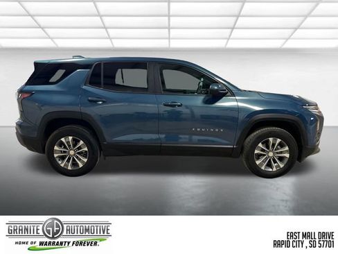 Used 2026 Chevrolet Equinox LT AWD/4WD image 7