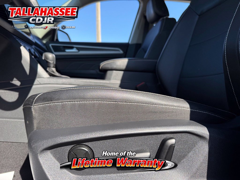 Used 2023 Volkswagen Atlas SE w/ Panoramic Sunroof Package FWD image 17