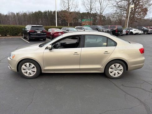 Used 2013 Volkswagen Jetta SE image 4