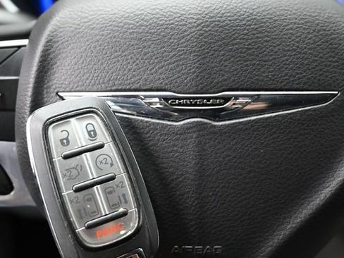 Certified 2024 Chrysler Pacifica Limited FWD image 50