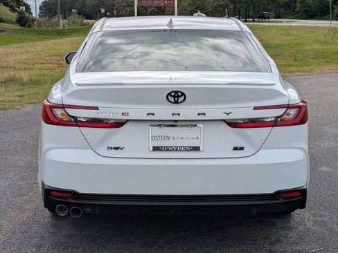 Used 2025 Toyota Camry SE FWD image 6