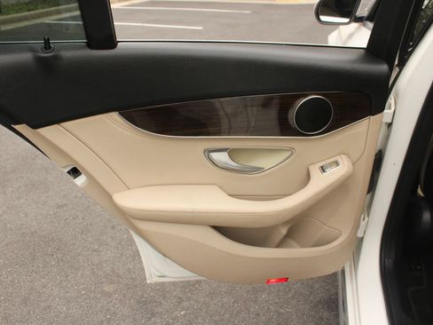 Used 2015 Mercedes-Benz C 300 4MATIC Sedan image 21