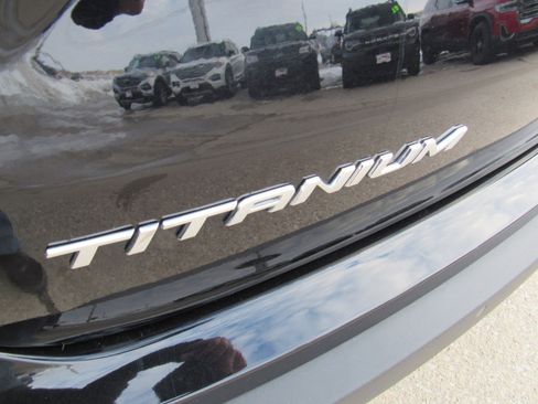 Used 2024 Ford Edge Titanium image 37