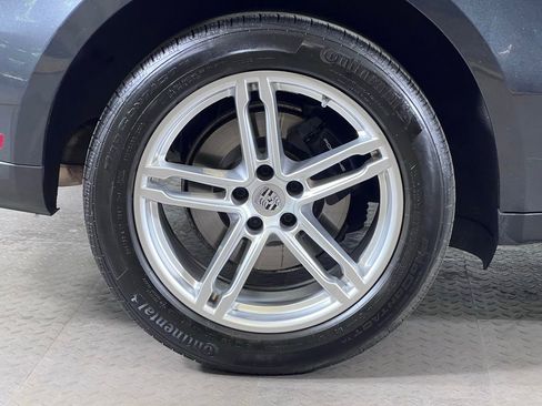 Certified 2023 Porsche Macan Turbo AWD/4WD image 14