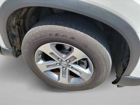 Used 2025 Honda Pilot EX-L image 10