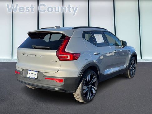 Certified 2025 Volvo XC40 B5 Plus image 4