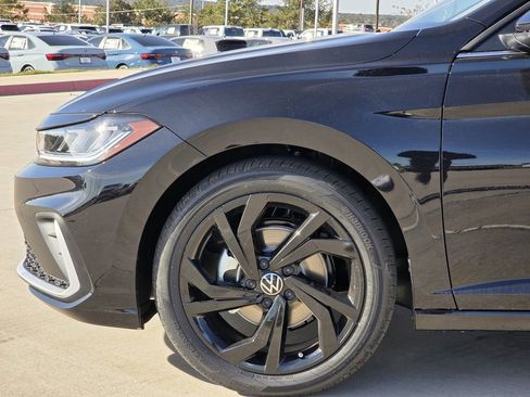 New 2026 Volkswagen Jetta SE image 5