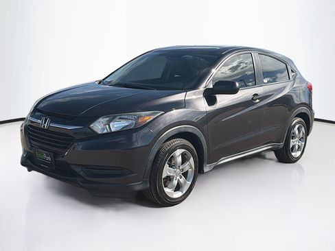 Used 2018 Honda HR-V LX image 3