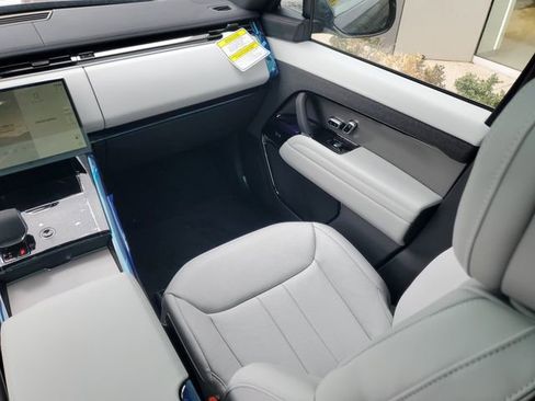 Used 2025 Land Rover Range Rover Sport SE AWD/4WD image 16