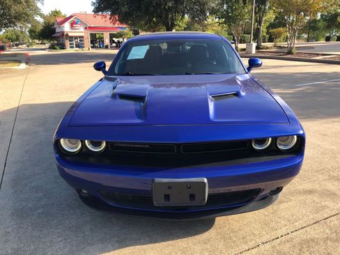 Used 2018 Dodge Challenger SXT w/ Blacktop Package image 3