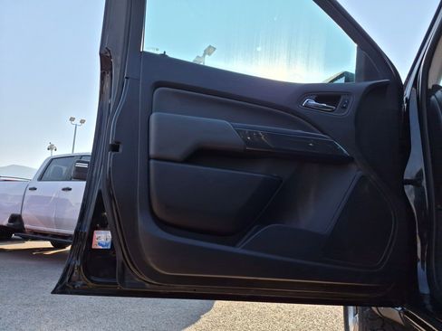 Used 2015 Chevrolet Colorado Z71 AWD/4WD image 12