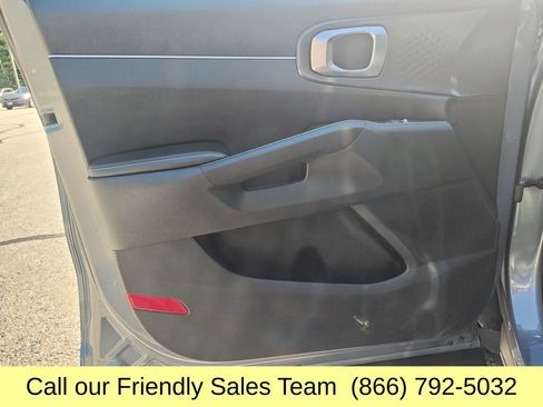 Used 2024 Kia Sorento S AWD/4WD image 11