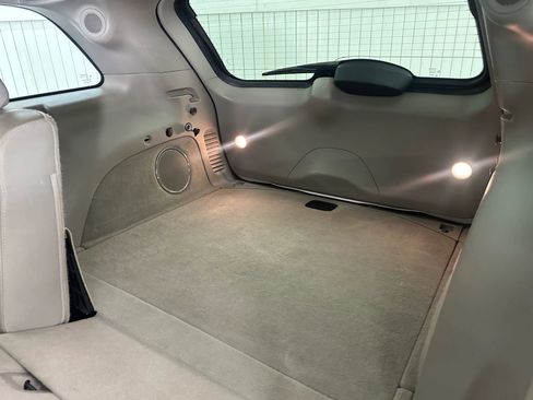 Used 2011 Jeep Grand Cherokee Laredo image 12