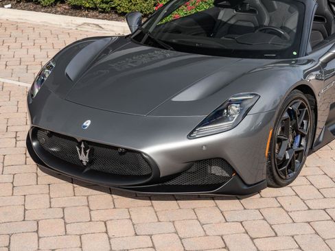 Used 2023 Maserati MC20 Spyder image 5