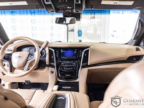 Used 2019 Cadillac Escalade ESV Platinum image 37