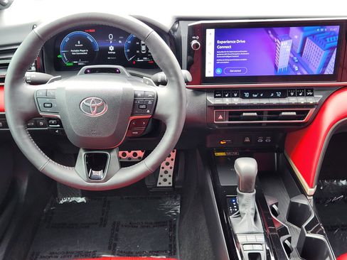 Used 2025 Toyota Camry XSE image 32