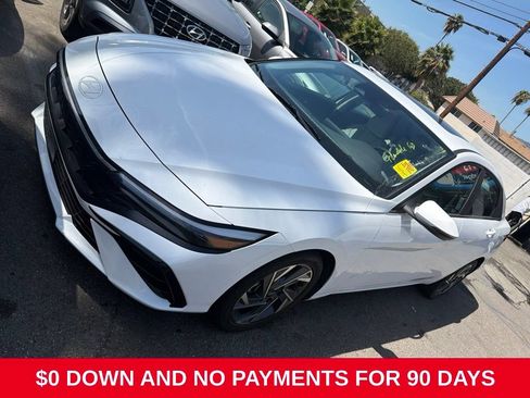 Used 2025 Hyundai Elantra Limited FWD image 1