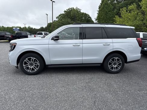 Used 2025 Ford Expedition Active AWD/4WD image 4
