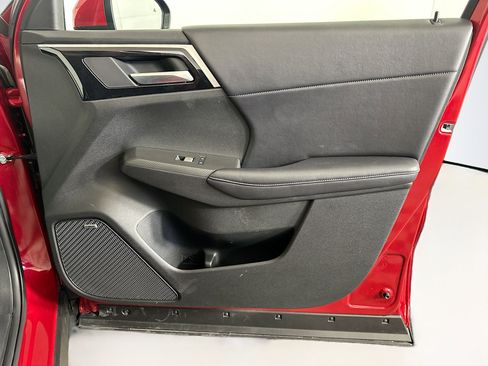 Used 2025 Mitsubishi Outlander SE FWD image 34