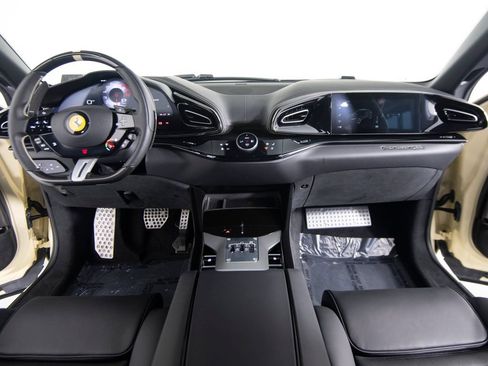 Used 2025 Ferrari Purosangue AWD/4WD image 36